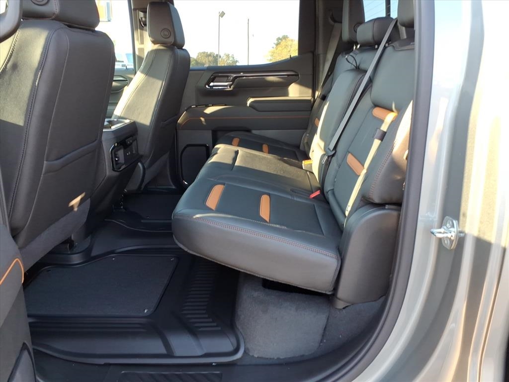 GMC Sierra 1500 4WD Crew Cab 147" AT4 2026 GMC Sierra 1500 4WD Crew Cab 147" AT4 2026