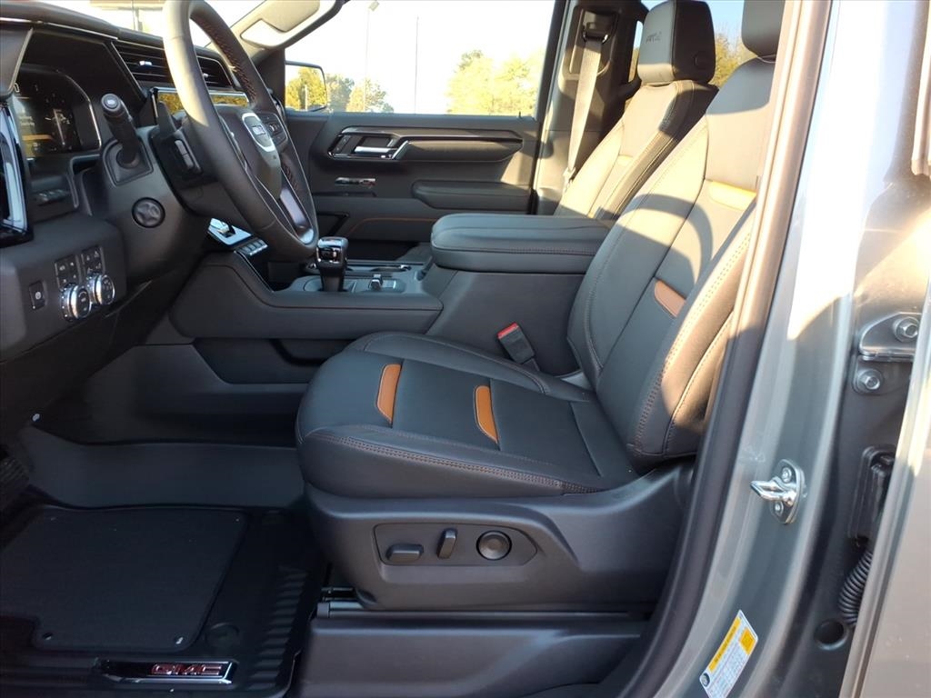 GMC Sierra 1500 4WD Crew Cab 147" AT4 2026 GMC Sierra 1500 4WD Crew Cab 147" AT4 2026