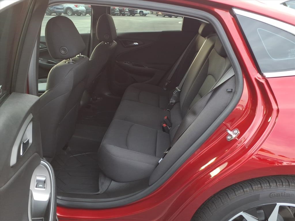 Chevrolet Malibu 4dr Sdn RS 2024