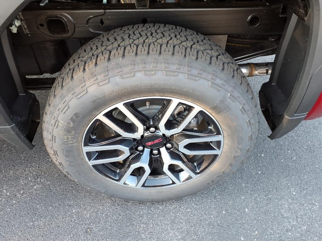 GMC Sierra 1500 4WD Crew Cab 147" AT4 2026 GMC Sierra 1500 4WD Crew Cab 147" AT4 2026