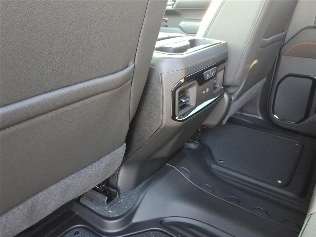 GMC Sierra 1500 4WD Crew Cab 147" AT4 2026 GMC Sierra 1500 4WD Crew Cab 147" AT4 2026