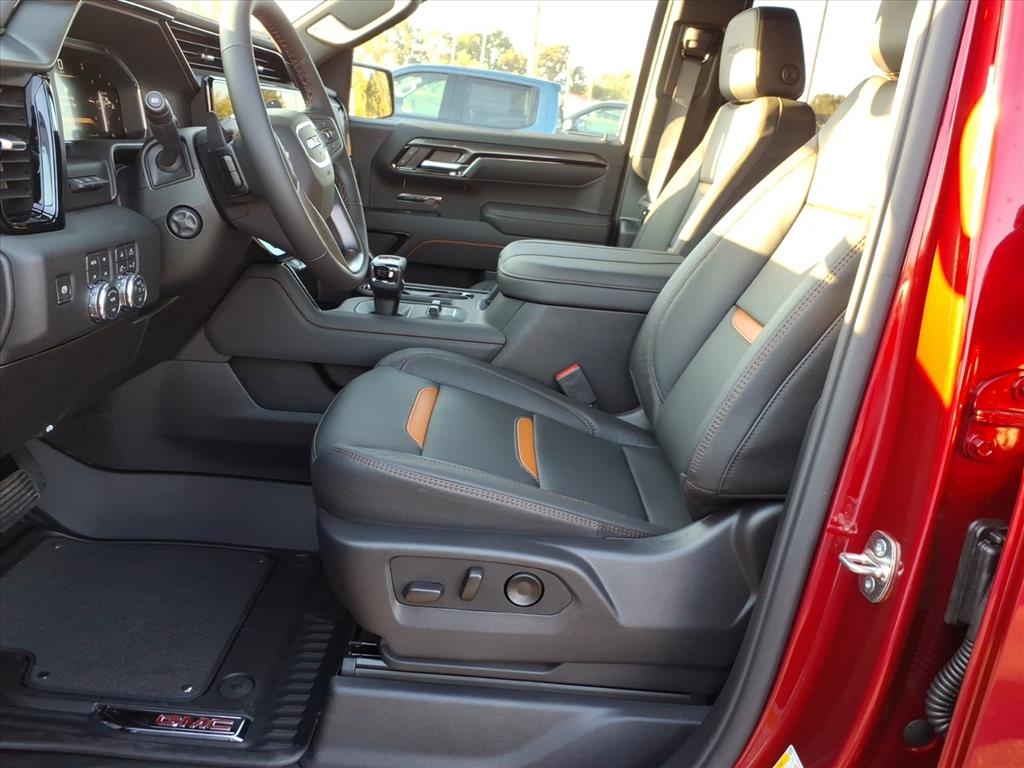 GMC Sierra 1500 4WD Crew Cab 147" AT4 2026 GMC Sierra 1500 4WD Crew Cab 147" AT4 2026