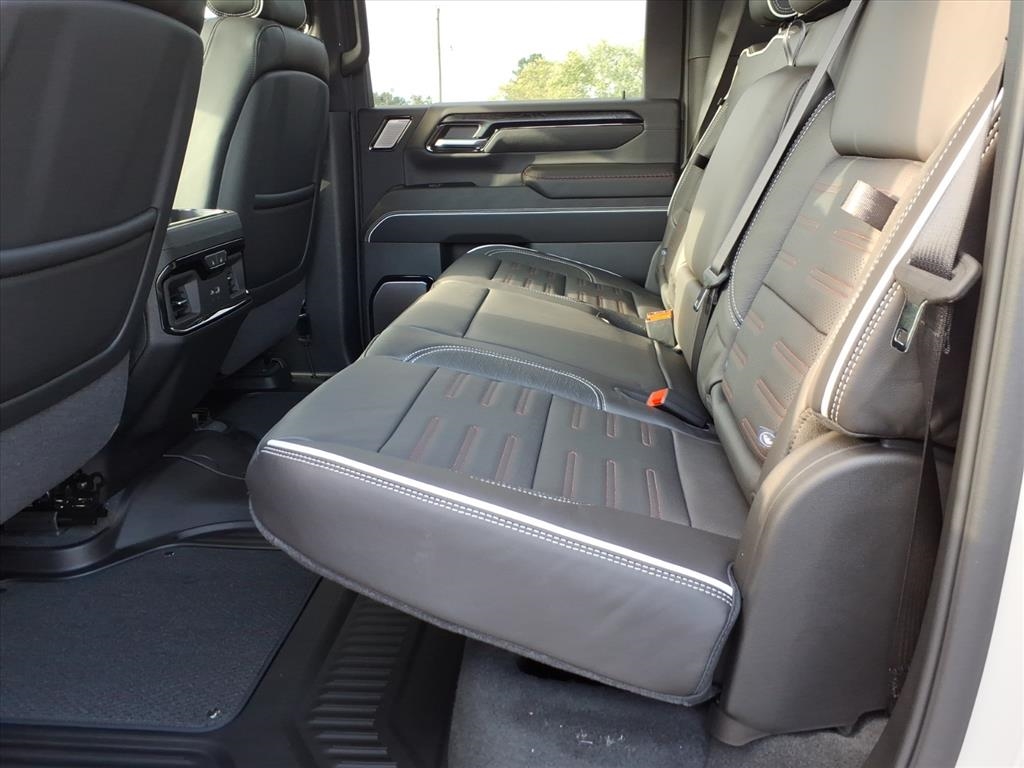 GMC Sierra 2500HD 4WD Crew Cab 159" AT4X 2026