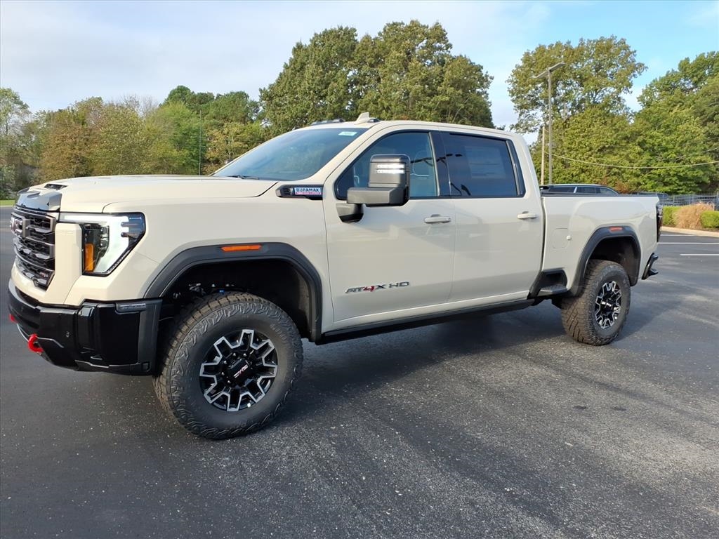 GMC Sierra 2500HD 4WD Crew Cab 159" AT4X 2026