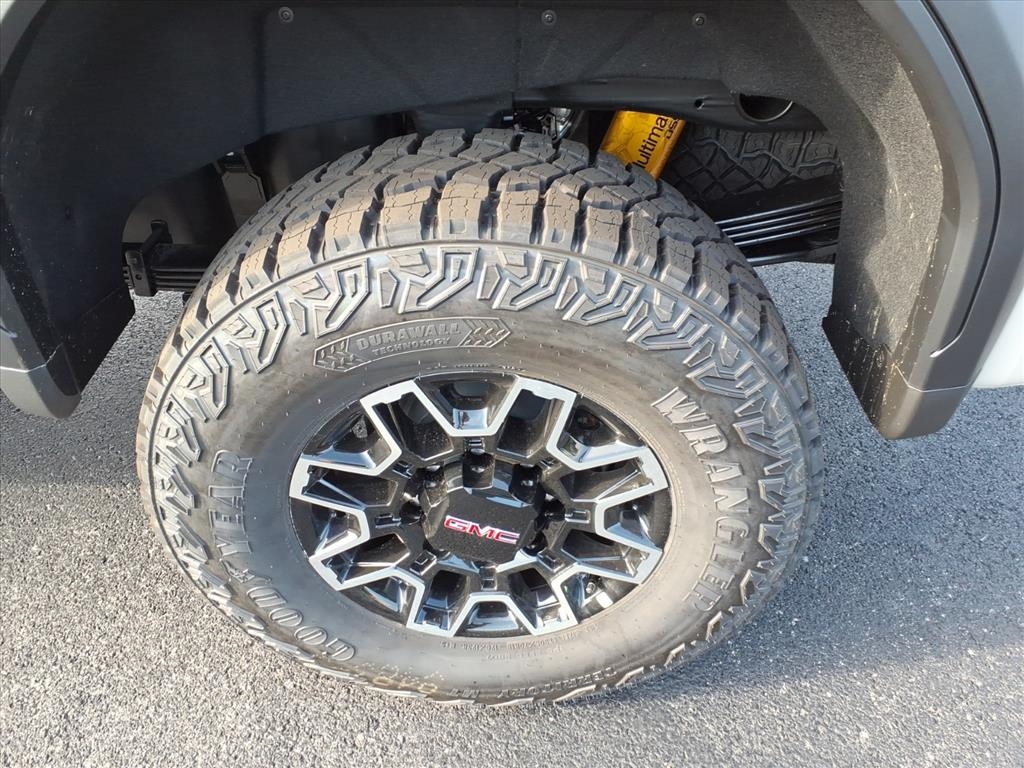 GMC Sierra 2500HD 4WD Crew Cab 159" AT4X 2026