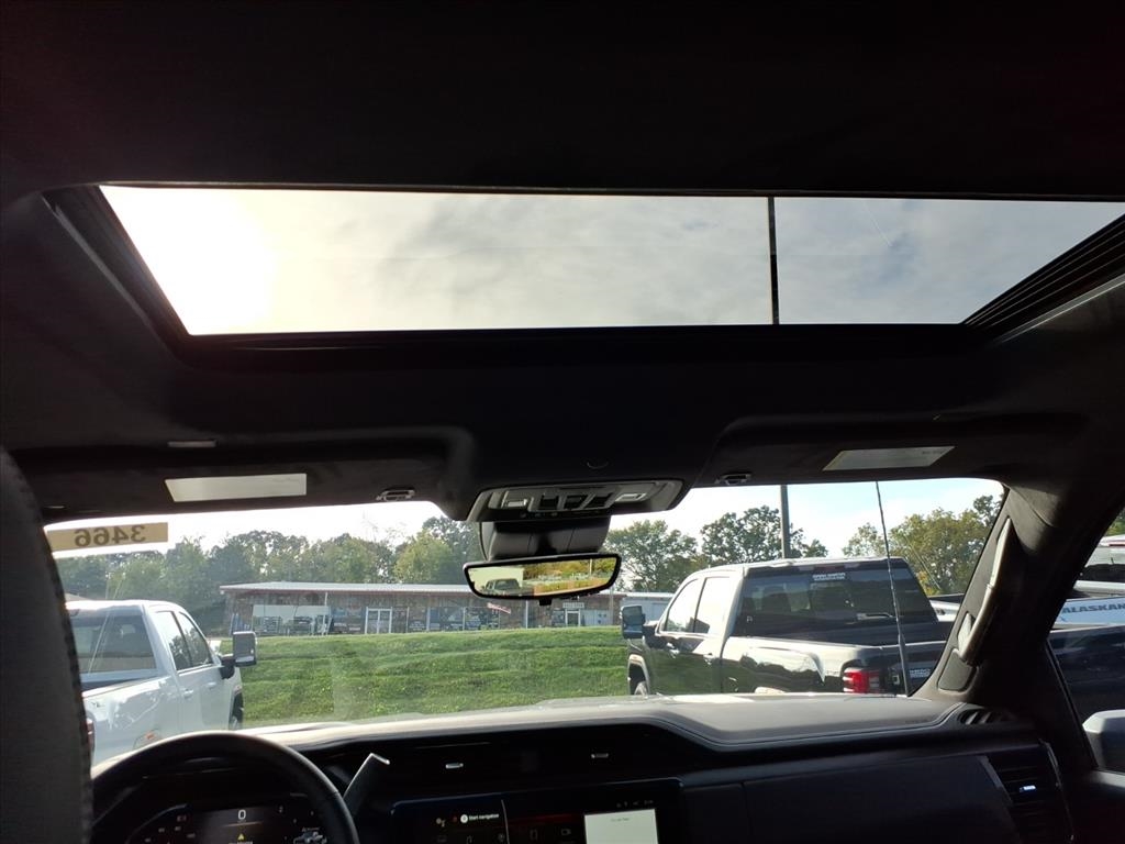 GMC Sierra 2500HD 4WD Crew Cab 159" AT4X 2026