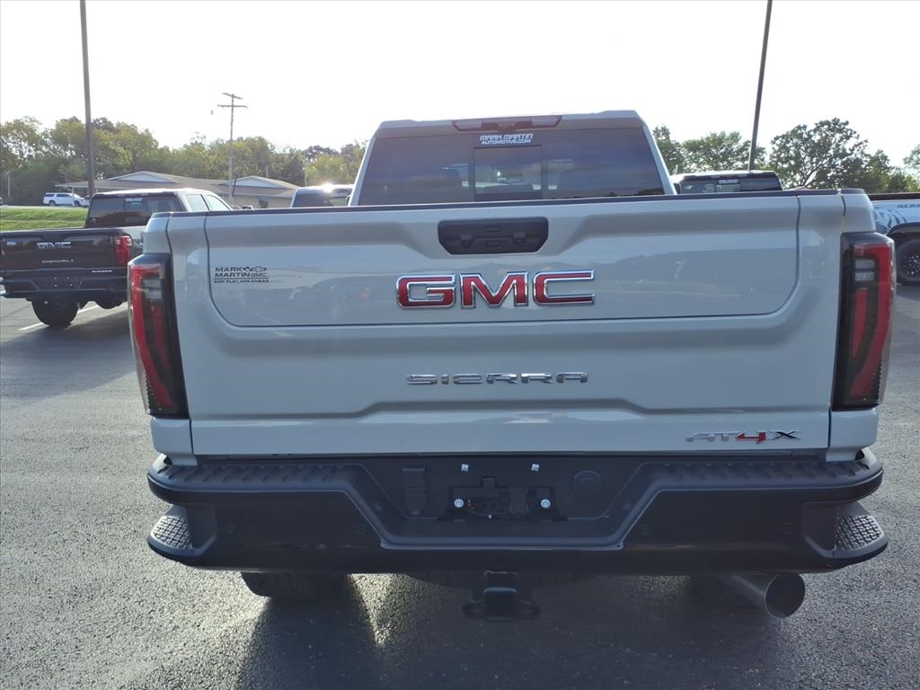 GMC Sierra 2500HD 4WD Crew Cab 159" AT4X 2026