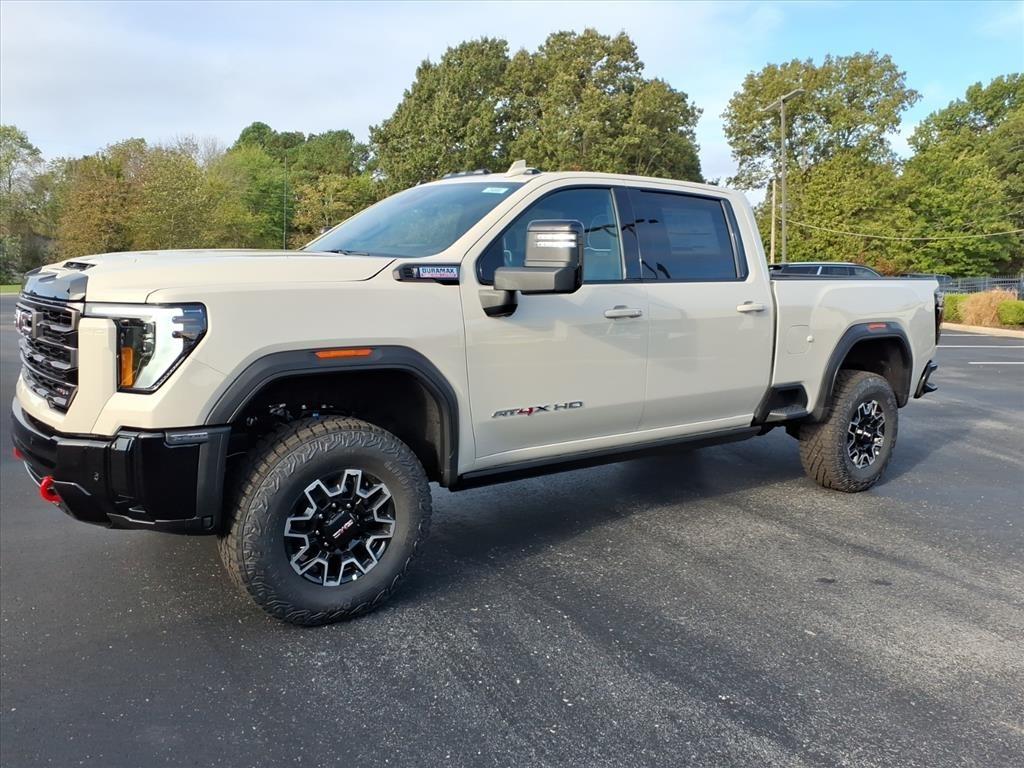 GMC Sierra 2500HD 4WD Crew Cab 159" AT4X 2026