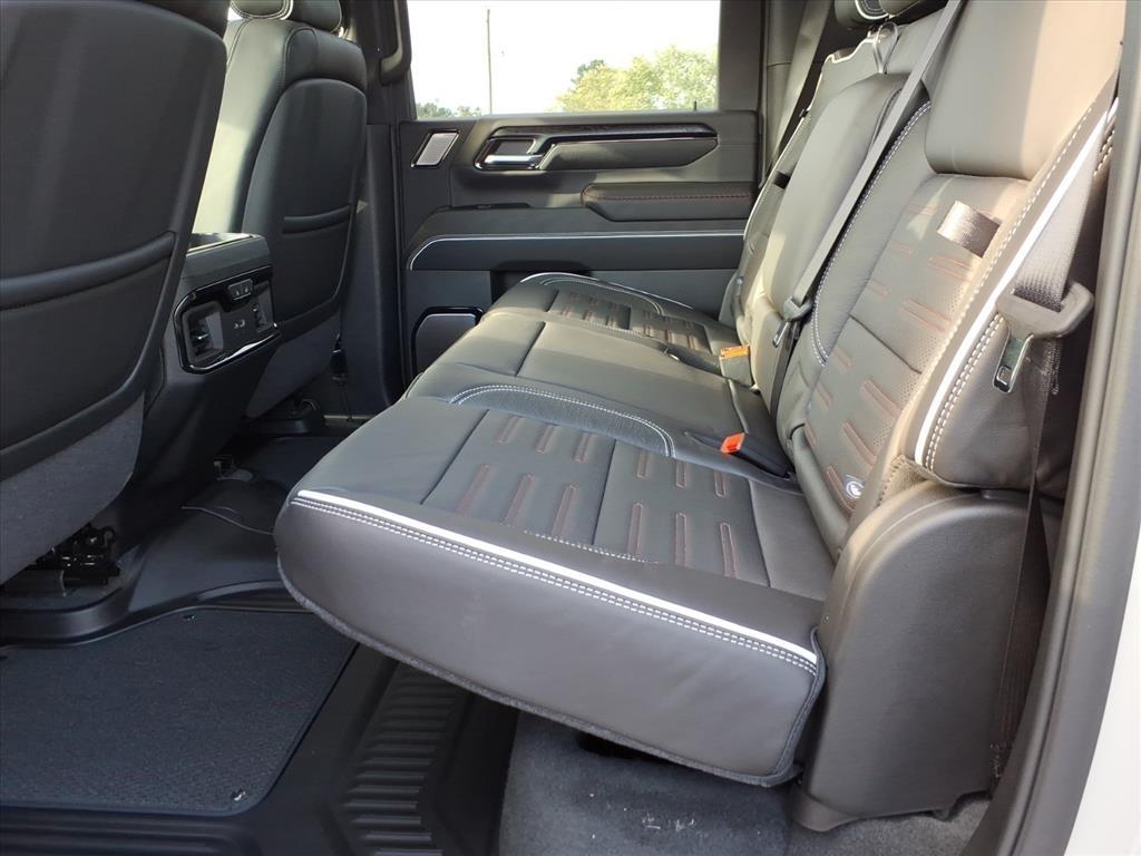 GMC Sierra 2500HD 4WD Crew Cab 159" AT4X 2026