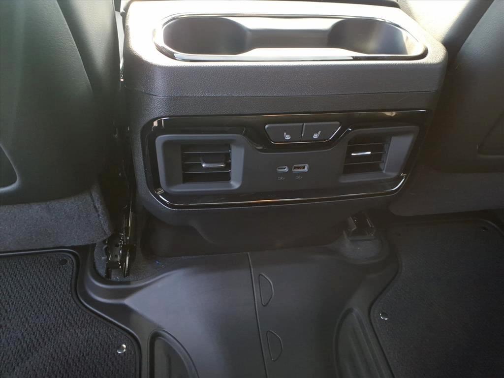 GMC Sierra 2500HD 4WD Crew Cab 159" AT4X 2026