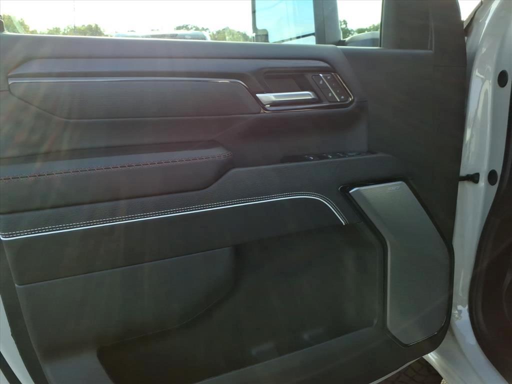 GMC Sierra 2500HD 4WD Crew Cab 159" AT4X 2026