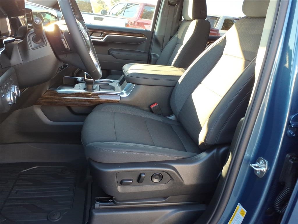 GMC Sierra 1500 4WD Crew Cab 147" Elevation w/3SB 2026