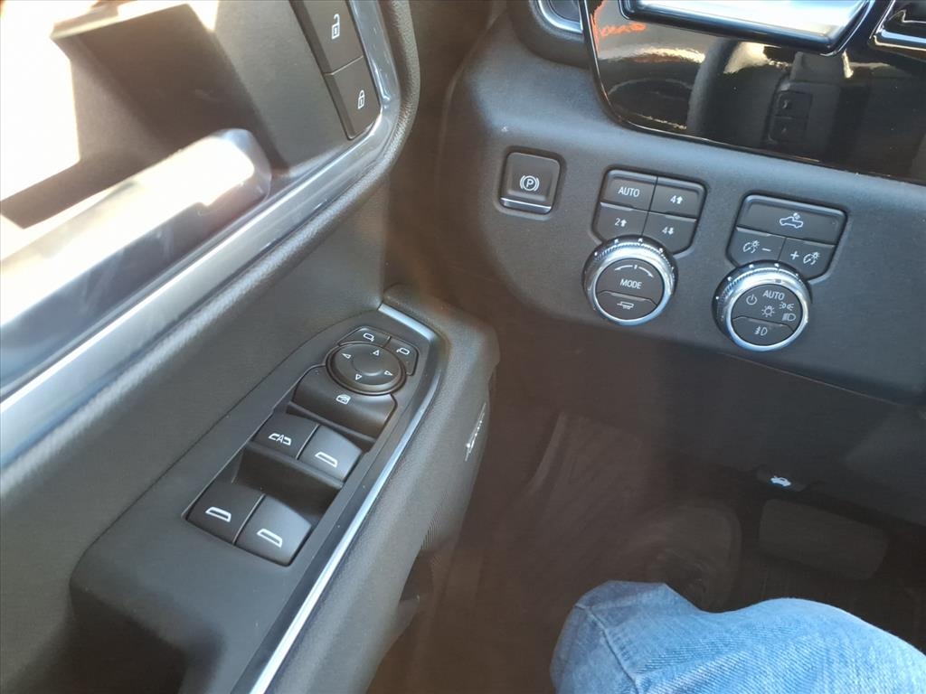 GMC Sierra 1500 4WD Crew Cab 147" Elevation w/3SB 2026