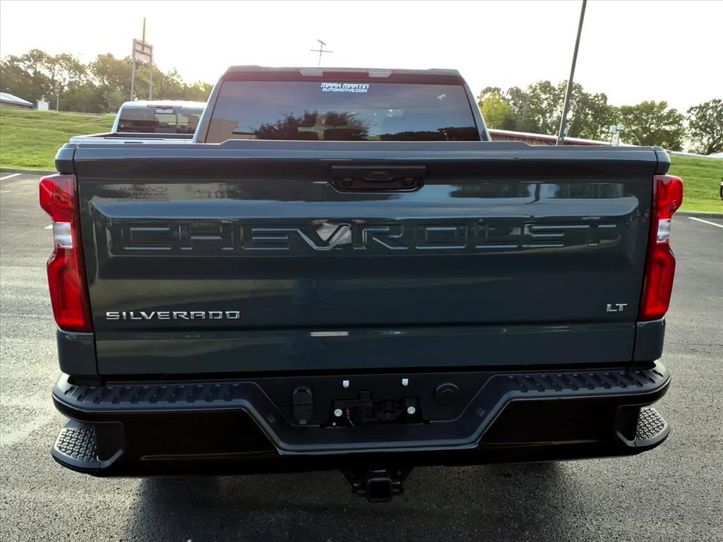 Chevrolet Silverado 1500 4WD Crew Cab 147" LT Trail Boss 2026