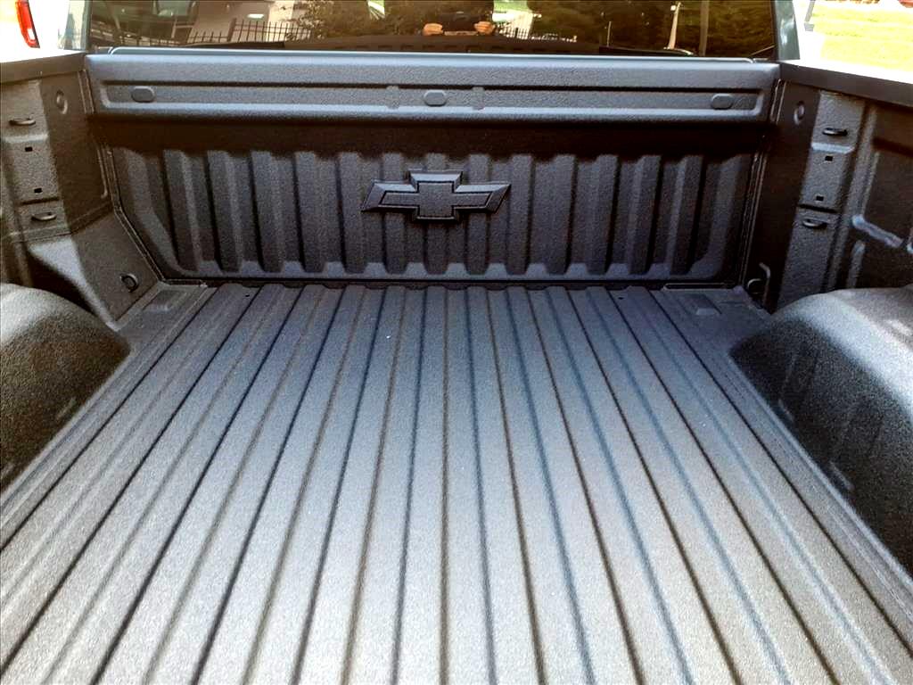 Chevrolet Silverado 1500 4WD Crew Cab 147" LT Trail Boss 2026