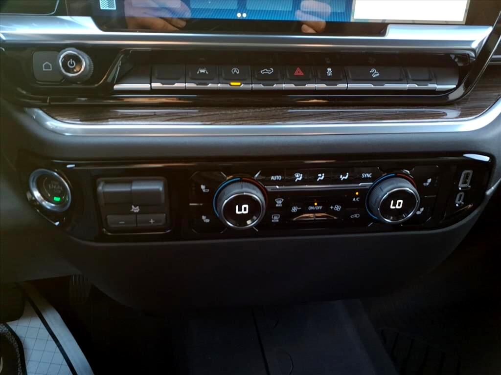 Chevrolet Silverado 1500 4WD Crew Cab 147" LT Trail Boss 2026