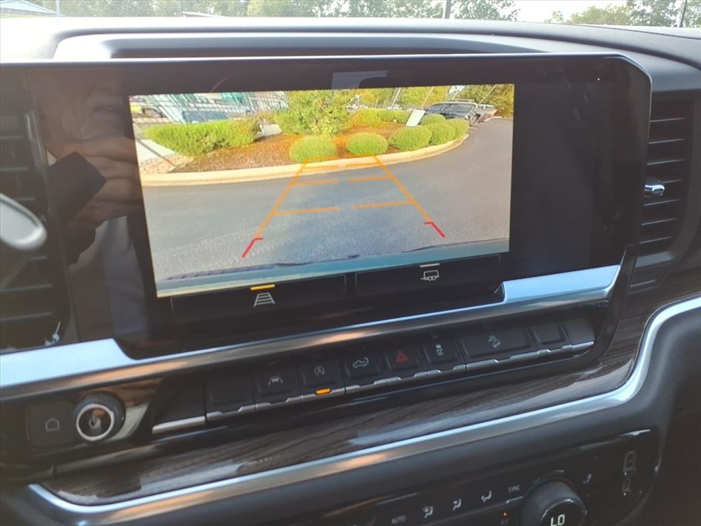 Chevrolet Silverado 1500 4WD Crew Cab 147" LT Trail Boss 2026