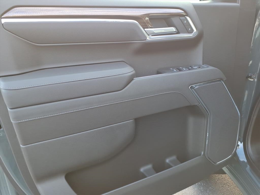 Chevrolet Silverado 1500 4WD Crew Cab 147" LT Trail Boss 2026