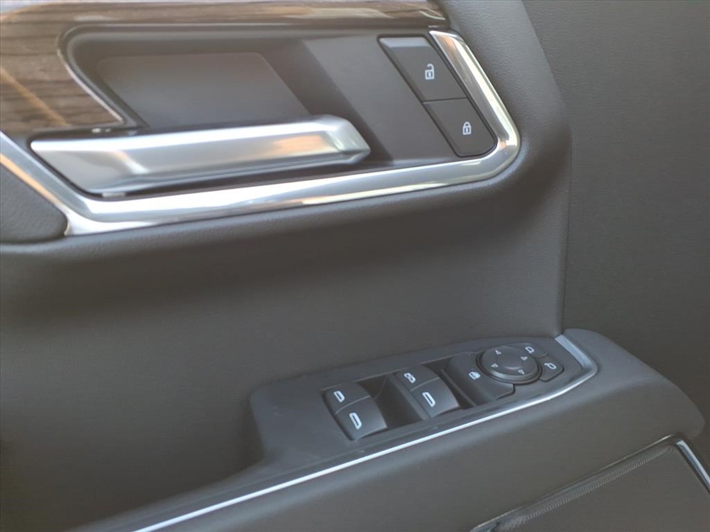 Chevrolet Silverado 1500 4WD Crew Cab 147" LT Trail Boss 2026