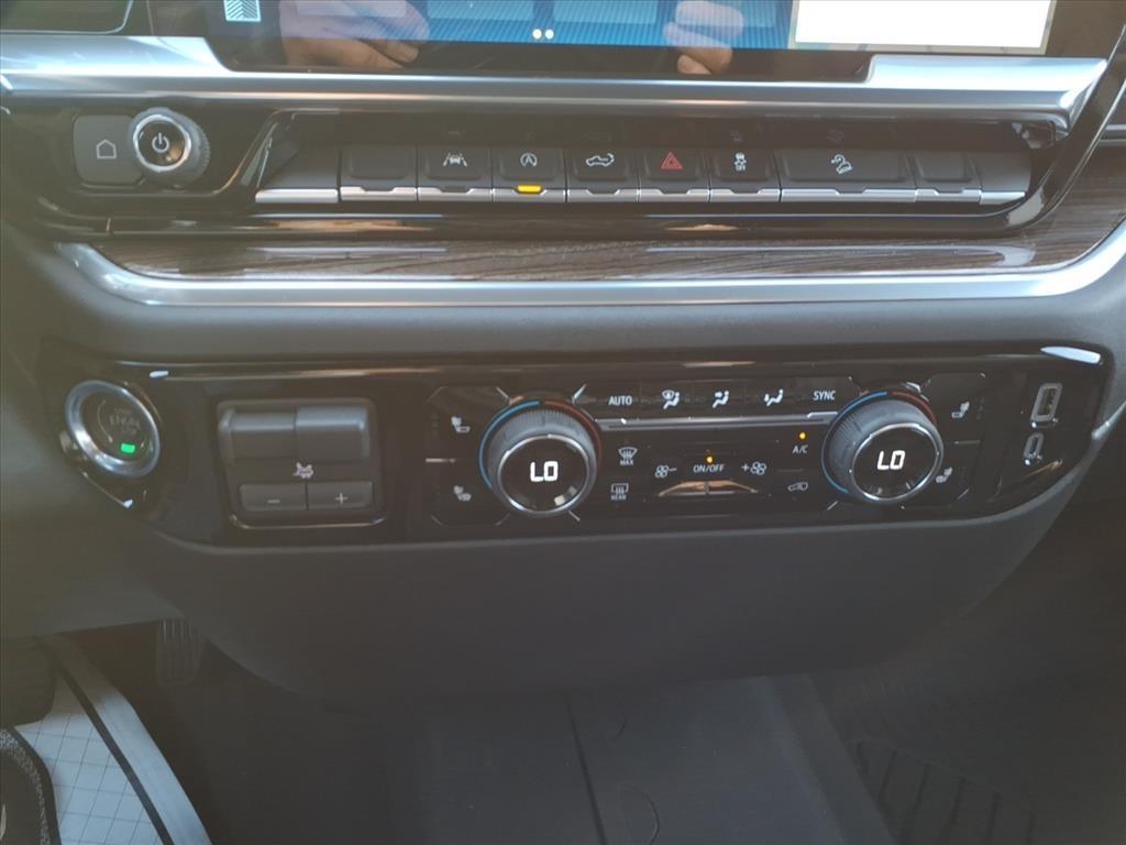 Chevrolet Silverado 1500 4WD Crew Cab 147" LT Trail Boss 2026