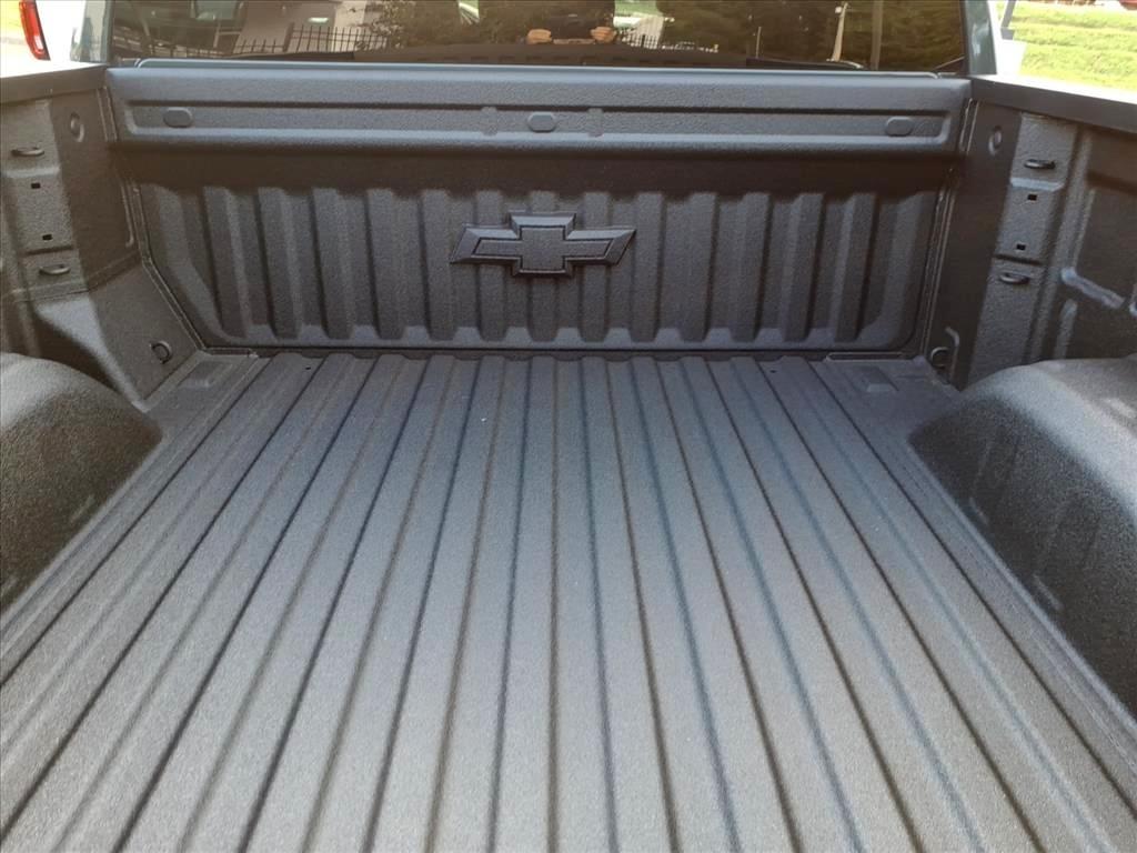 Chevrolet Silverado 1500 4WD Crew Cab 147" LT Trail Boss 2026