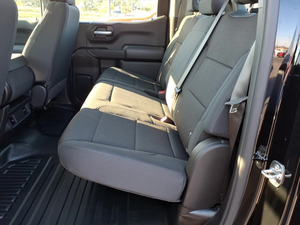 GMC Sierra 1500 4WD Crew Cab 147" Pro 2026