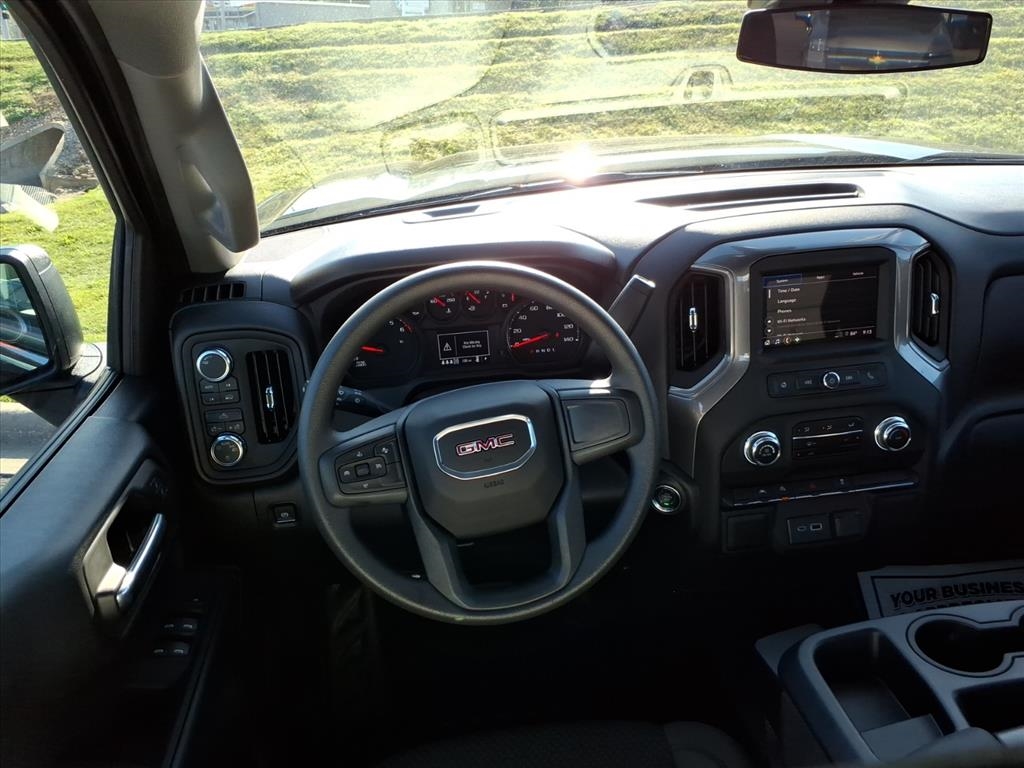 GMC Sierra 1500 4WD Crew Cab 147" Pro 2026