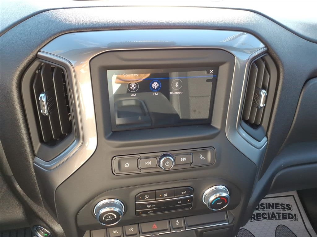 GMC Sierra 1500 4WD Crew Cab 147" Pro 2026