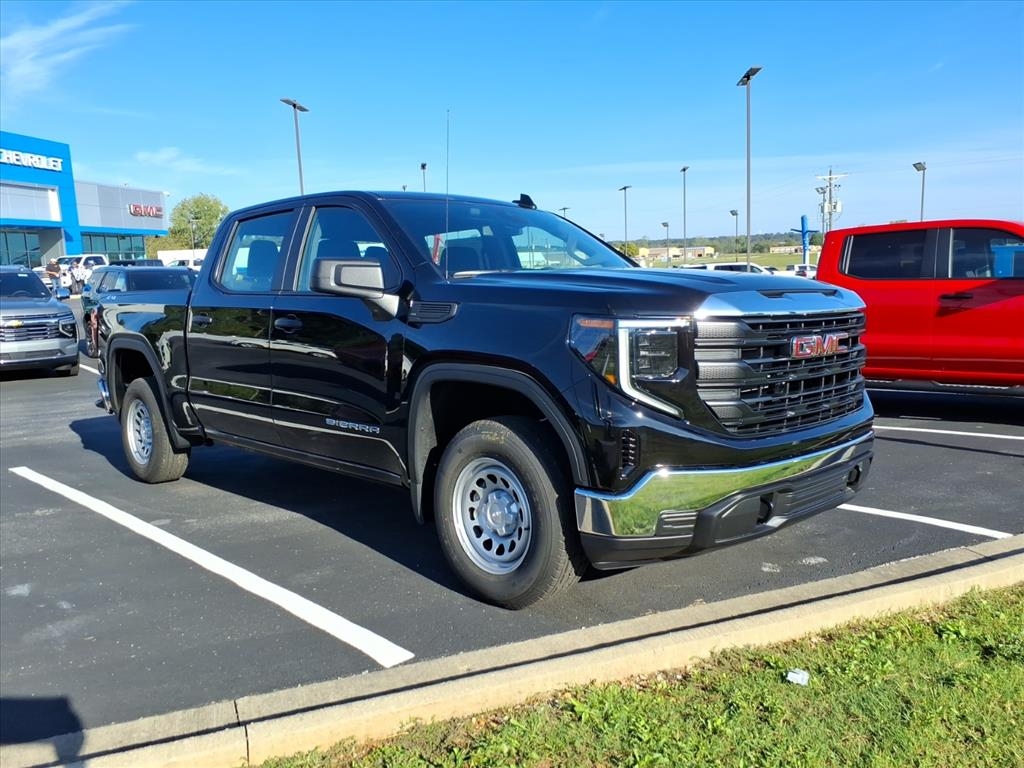 GMC Sierra 1500 4WD Crew Cab 147" Pro 2026