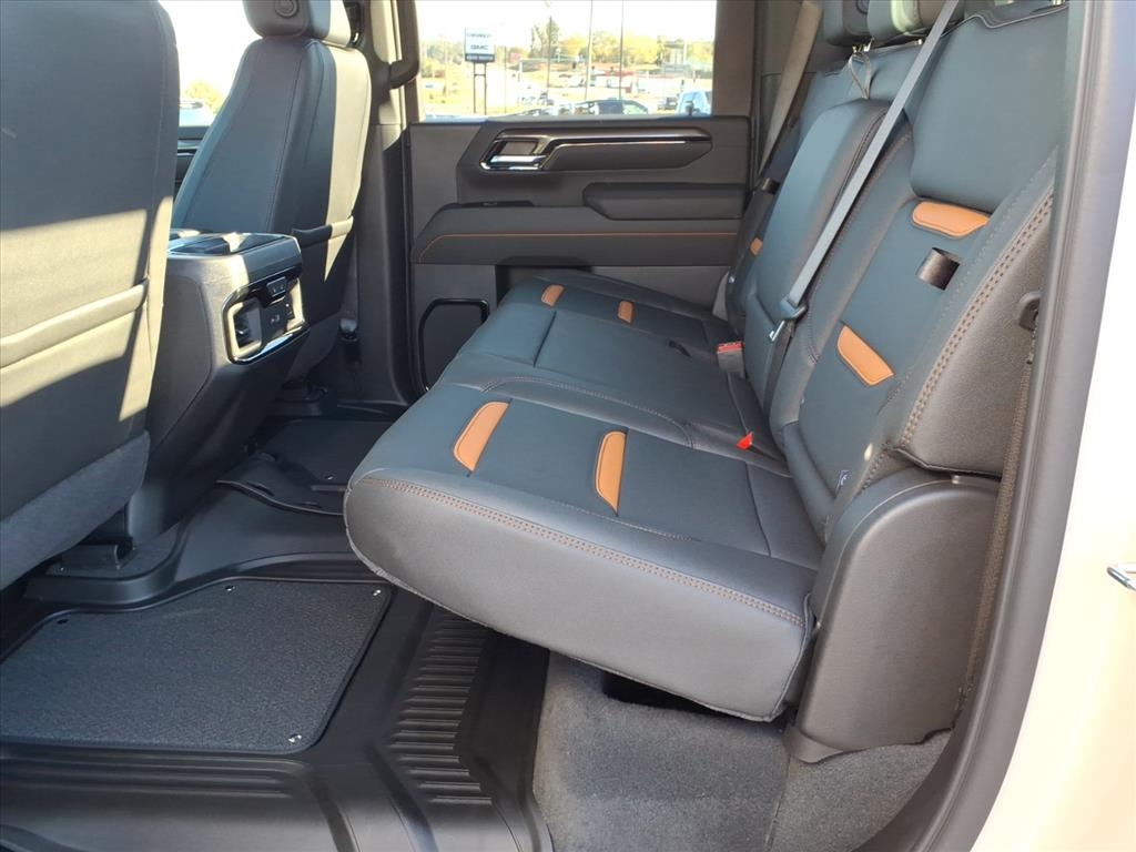 GMC Sierra 2500HD 4WD Crew Cab 159" AT4 2026 GMC Sierra 2500HD 4WD Crew Cab 159" AT4 2026