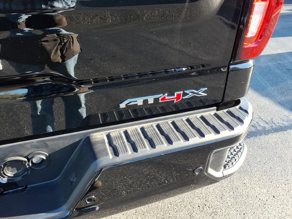 GMC Sierra 1500 4WD Crew Cab 147" AT4X 2026 GMC Sierra 1500 4WD Crew Cab 147" AT4X 2026