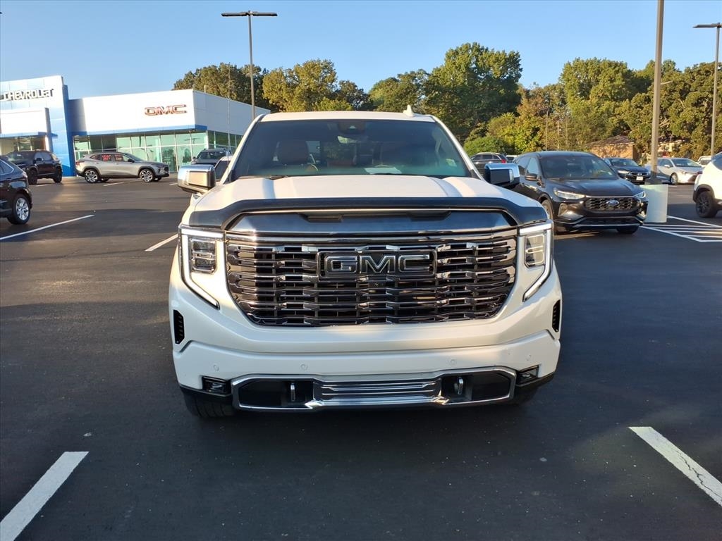 GMC Sierra 1500 4WD Crew Cab 147" Denali Ultimate 2024 GMC Sierra 1500 4WD Crew Cab 147" Denali Ultimate 2024