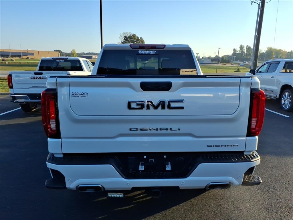 GMC Sierra 1500 4WD Crew Cab 147" Denali Ultimate 2024 GMC Sierra 1500 4WD Crew Cab 147" Denali Ultimate 2024