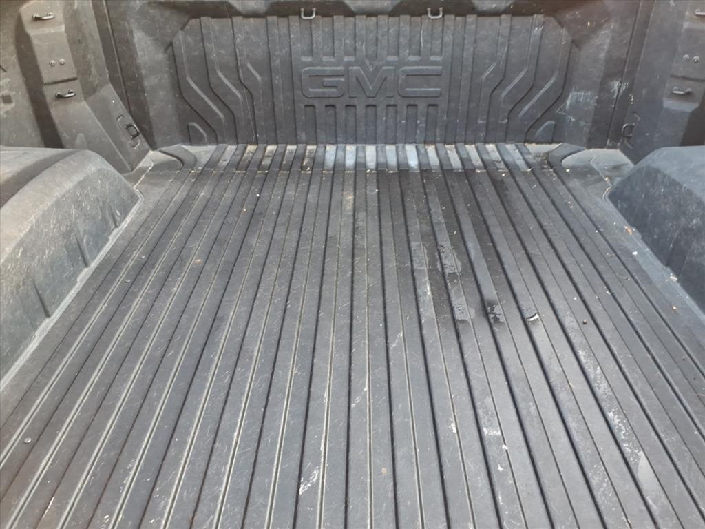 GMC Sierra 1500 4WD Crew Cab 147" Denali Ultimate 2024 GMC Sierra 1500 4WD Crew Cab 147" Denali Ultimate 2024