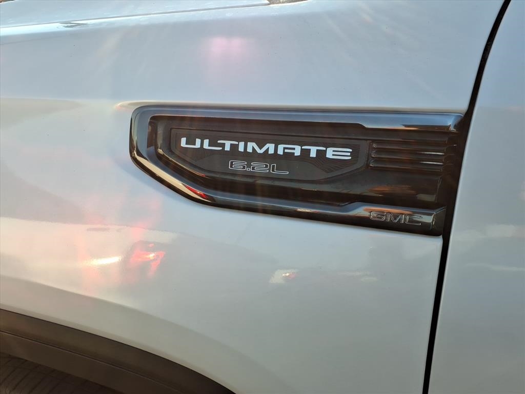 GMC Sierra 1500 4WD Crew Cab 147" Denali Ultimate 2024 GMC Sierra 1500 4WD Crew Cab 147" Denali Ultimate 2024