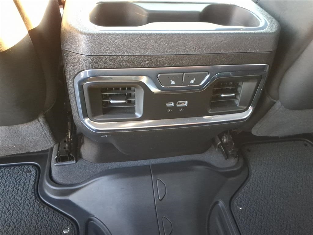 GMC Sierra 1500 4WD Crew Cab 147" Denali Ultimate 2024 GMC Sierra 1500 4WD Crew Cab 147" Denali Ultimate 2024