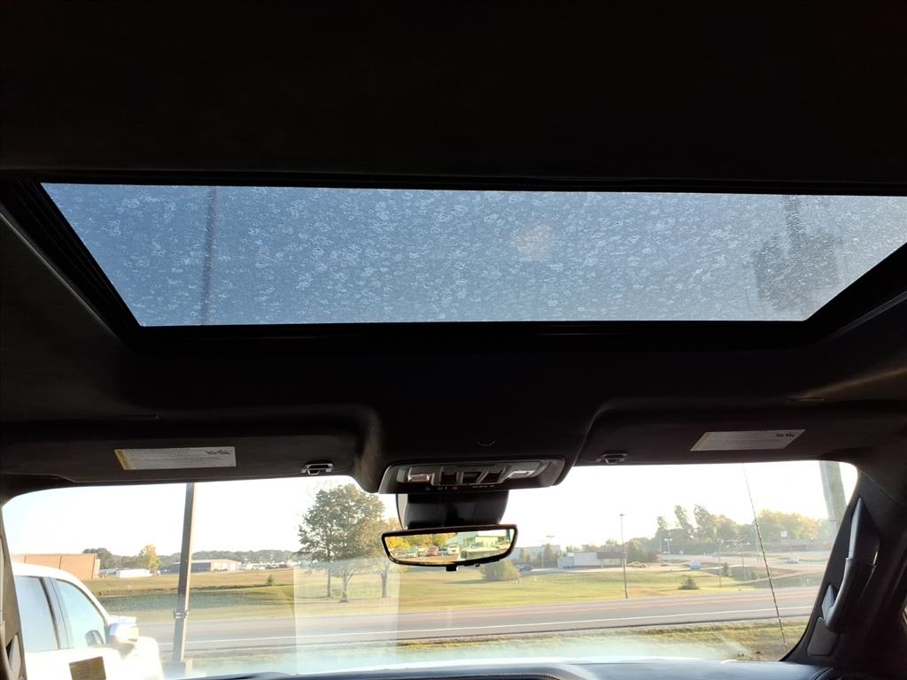 GMC Sierra 1500 4WD Crew Cab 147" Denali Ultimate 2024 GMC Sierra 1500 4WD Crew Cab 147" Denali Ultimate 2024