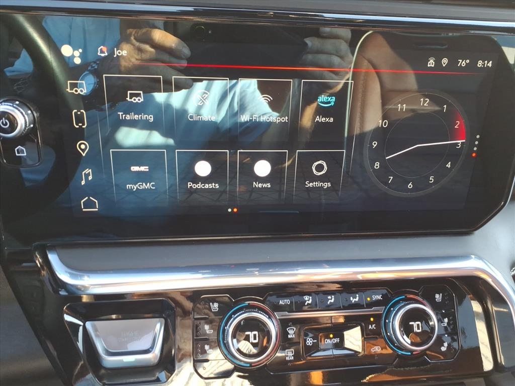 GMC Sierra 1500 4WD Crew Cab 147" Denali Ultimate 2024 GMC Sierra 1500 4WD Crew Cab 147" Denali Ultimate 2024