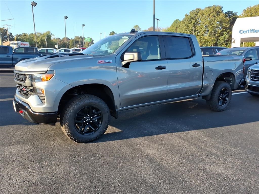 Chevrolet Silverado 1500 4WD Crew Cab 147" Custom Trail Boss 2026