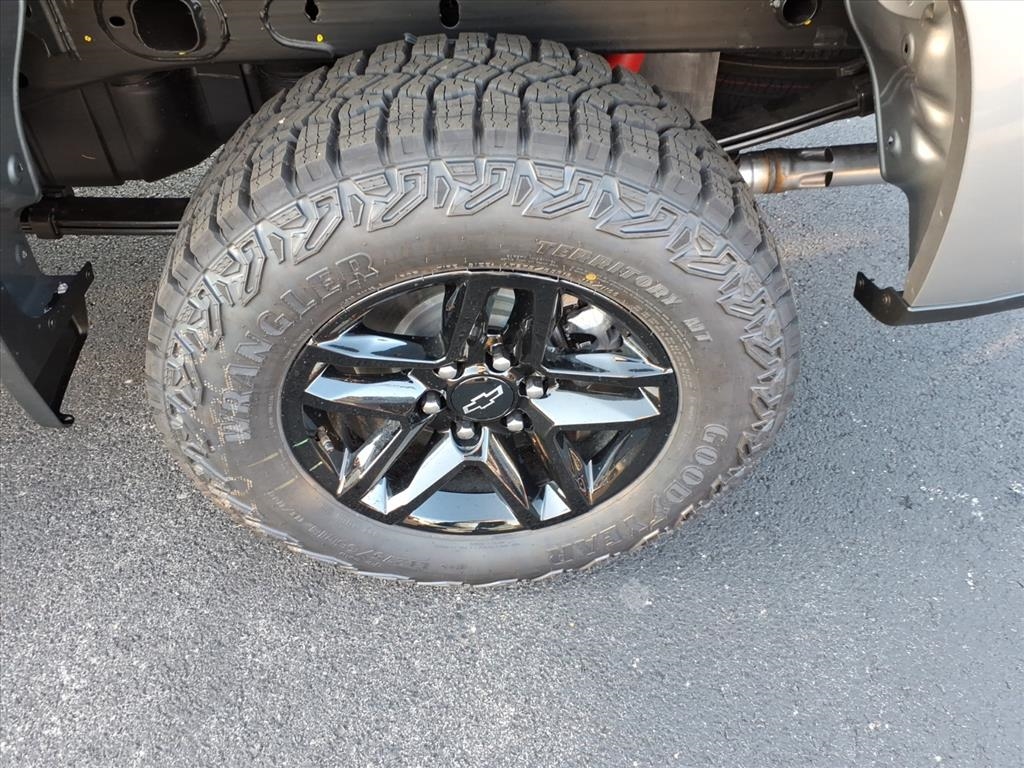 Chevrolet Silverado 1500 4WD Crew Cab 147" Custom Trail Boss 2026