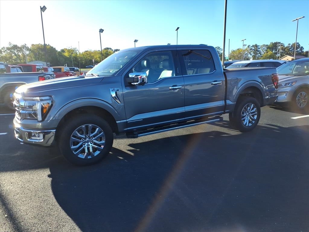 Ford F-150 Lariat 4WD SuperCrew 5.5' Box 2024