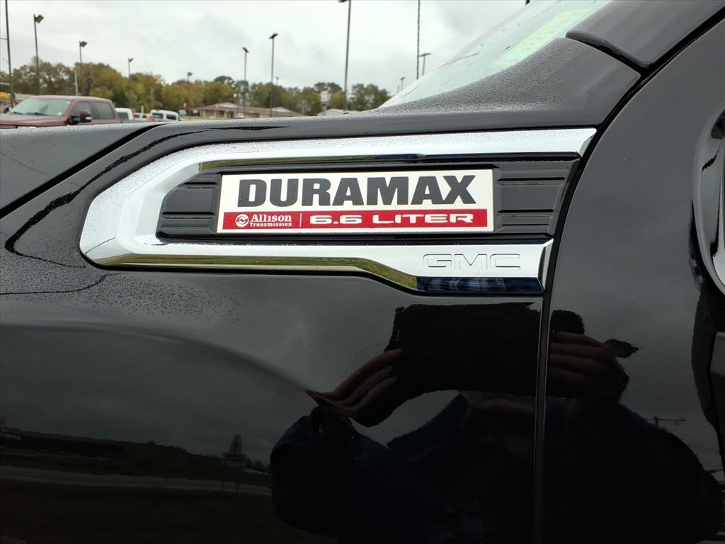 GMC Sierra 2500HD 4WD Crew Cab 159" Denali 2023