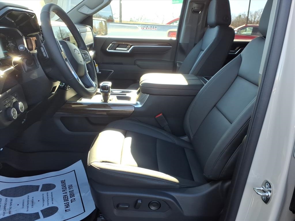 Chevrolet Silverado 1500 4WD Crew Cab 147" RST 2026