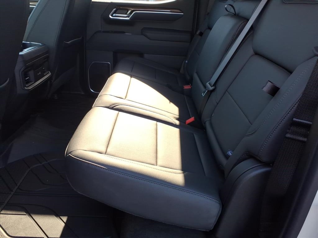 Chevrolet Silverado 1500 4WD Crew Cab 147" RST 2026