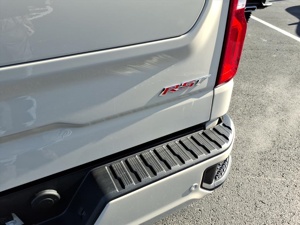 Chevrolet Silverado 1500 4WD Crew Cab 147" RST 2026