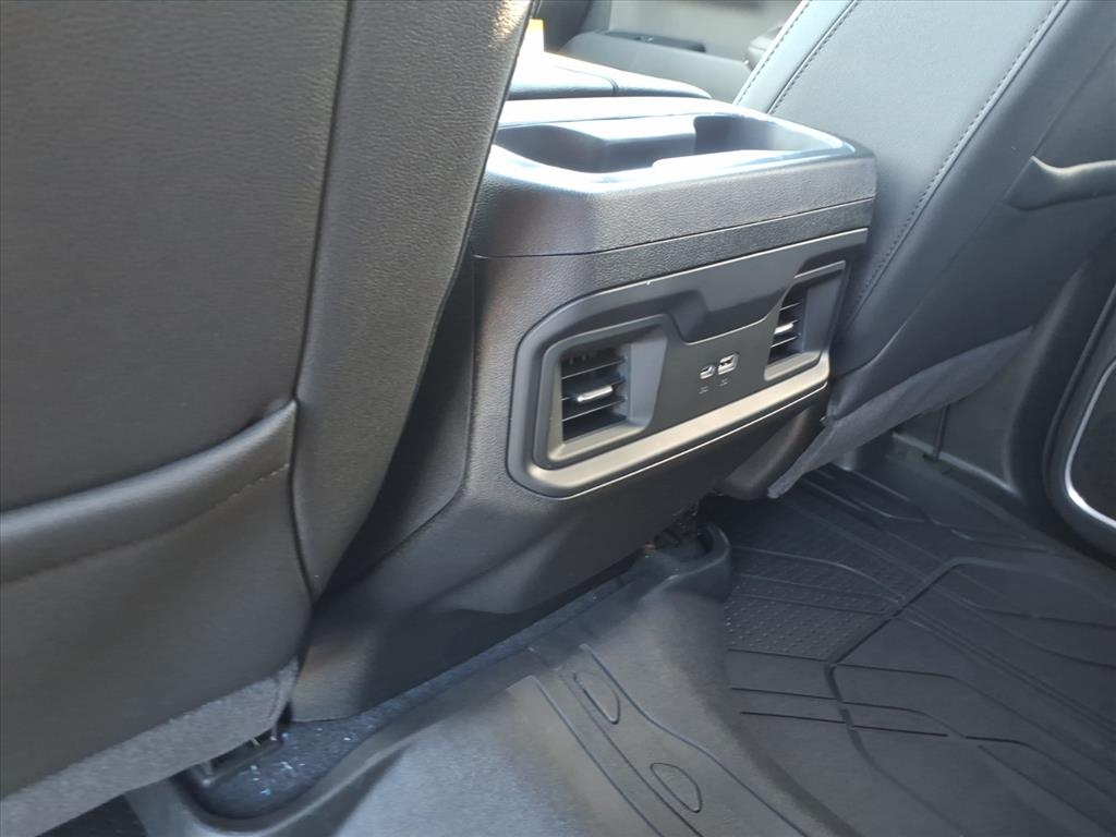 Chevrolet Silverado 1500 4WD Crew Cab 147" RST 2026