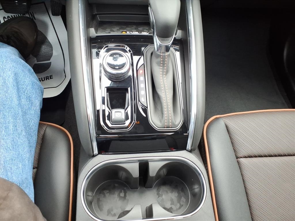 GMC Canyon 4WD Crew Cab AT4 2026