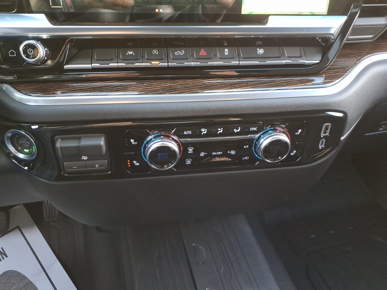 GMC Sierra 1500 4WD Crew Cab 157" Elevation 2026