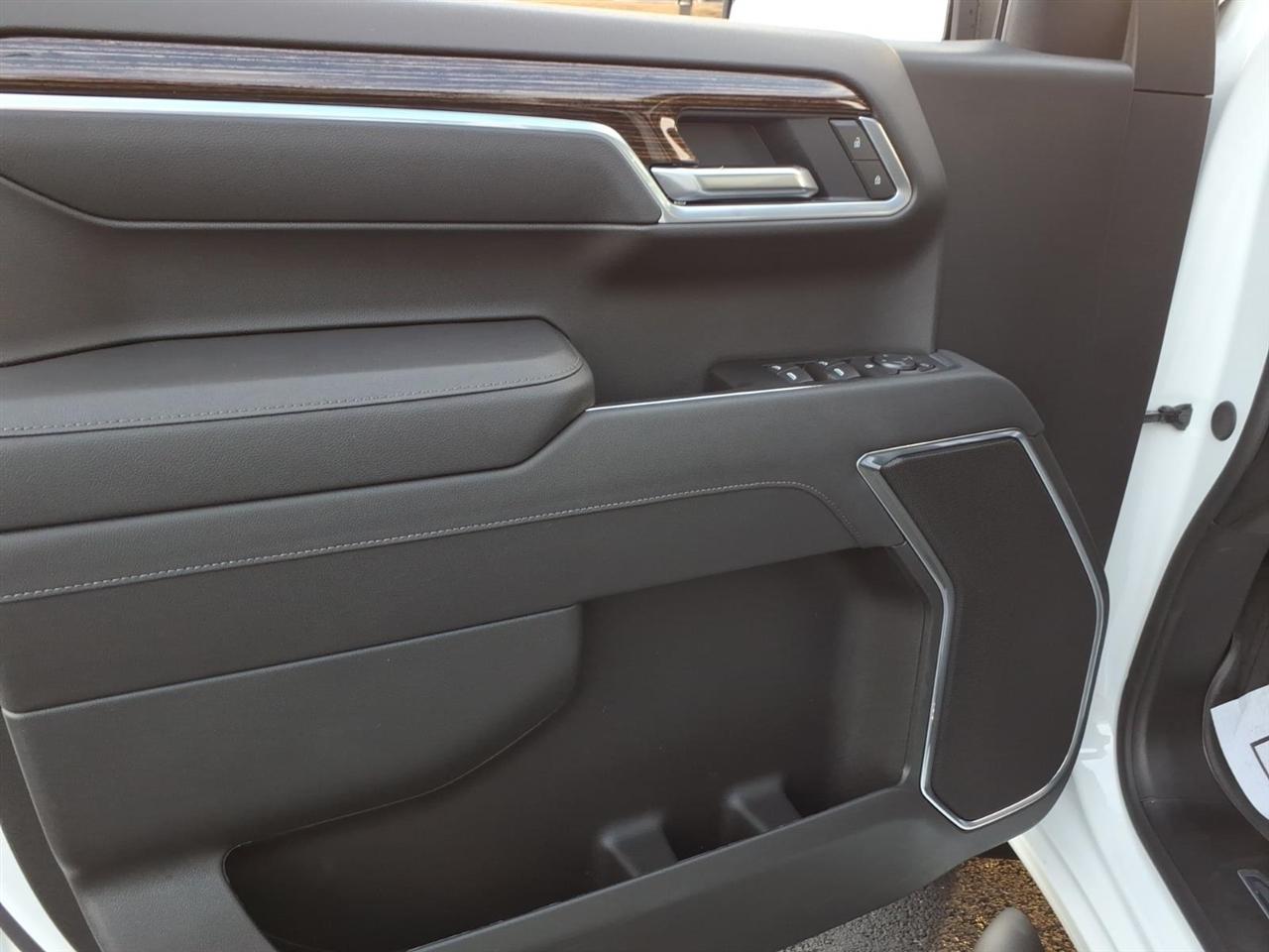 GMC Sierra 1500 4WD Crew Cab 157" Elevation 2026