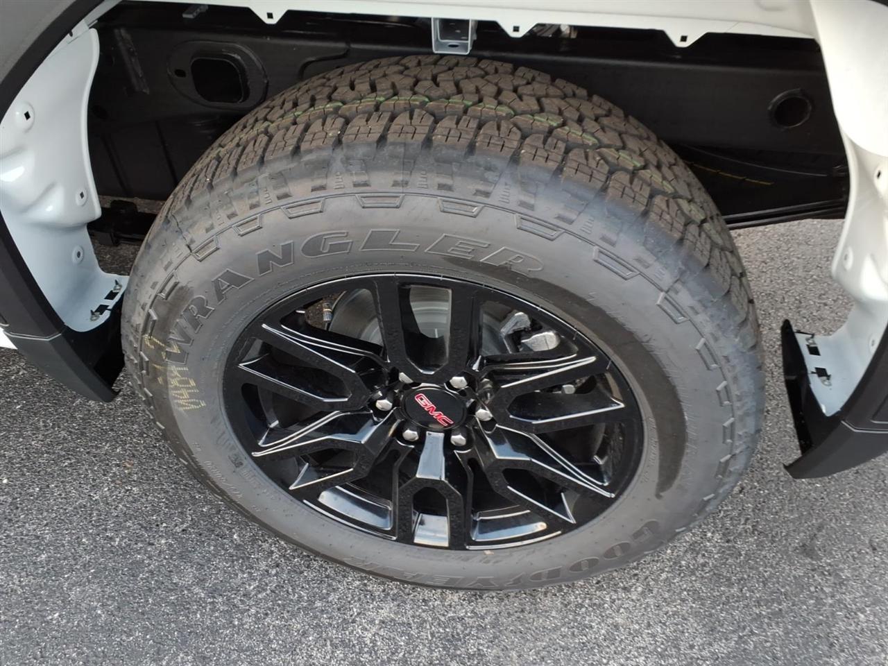 GMC Sierra 1500 4WD Crew Cab 157" Elevation 2026